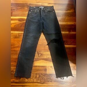 Levi’s Premium Wedgie straight jeans. Size 27